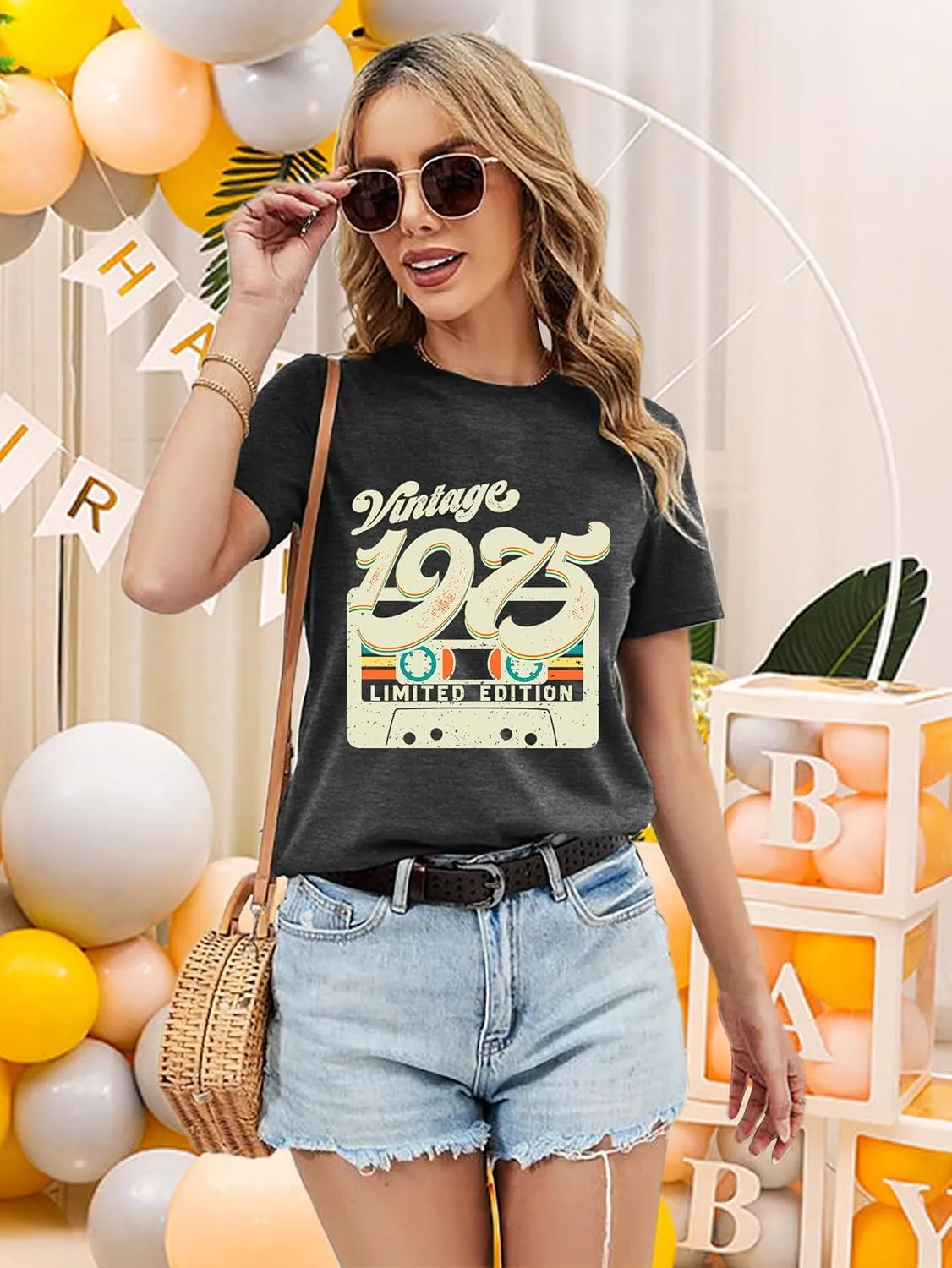 50th Birthday Gifts for Women Fifty Birthday Shirts: Vintage 1975 Shirt 50 Years Old Birthday Party Graphic T-Shirt