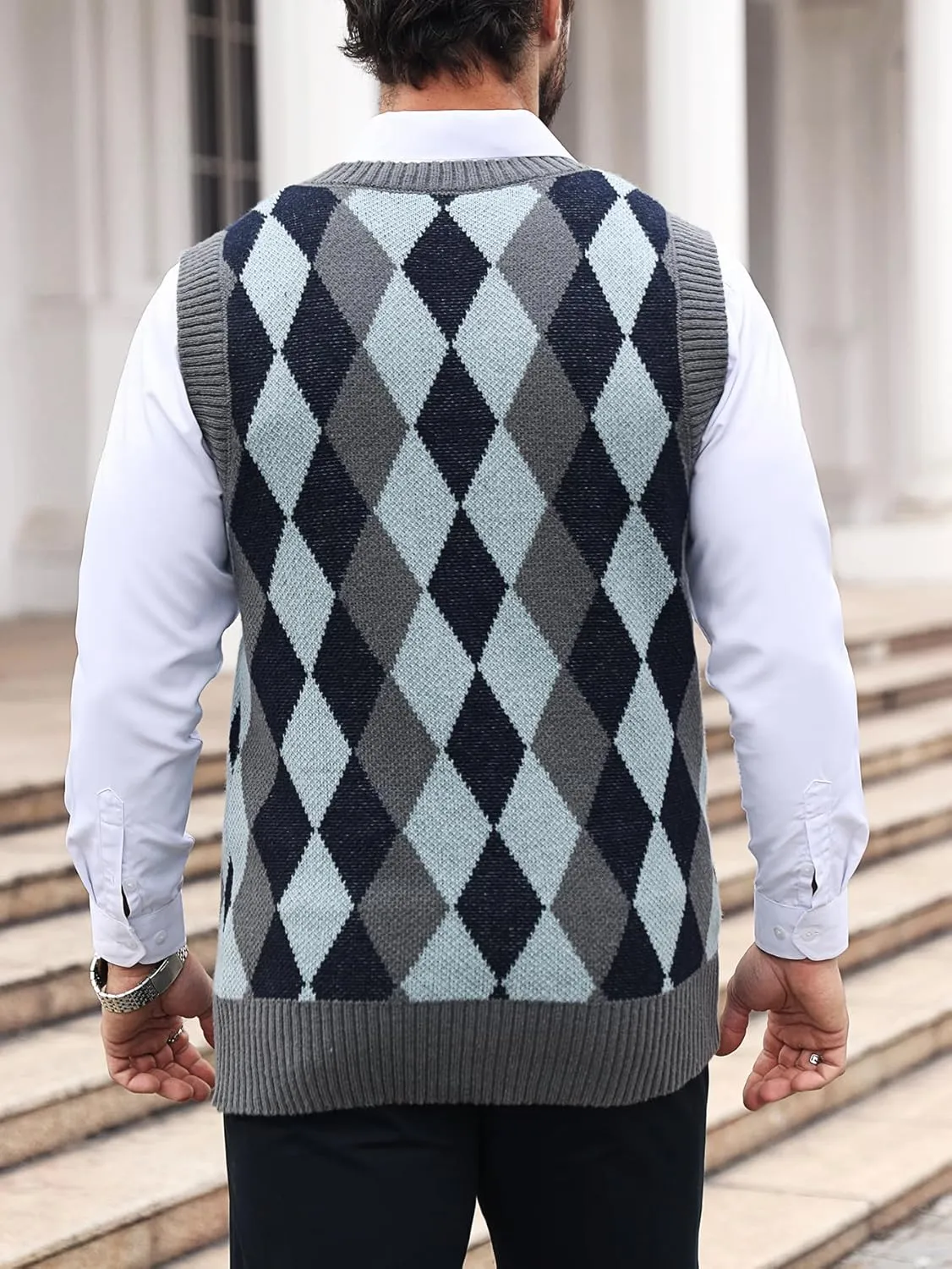 SOLY HUX Men's Plaid Sweater Vests Sleeveless V Neck Argyle Sweater Autumn Winter Warm Knitwear Tank Tops